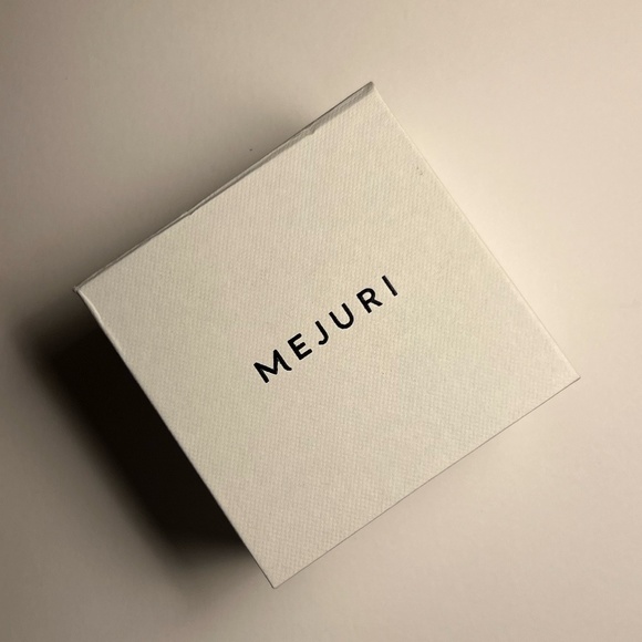 Mejuri Scarab Necklace 28" Chain Gold Vermeil Discontinued New With Box - Picture 5 of 5